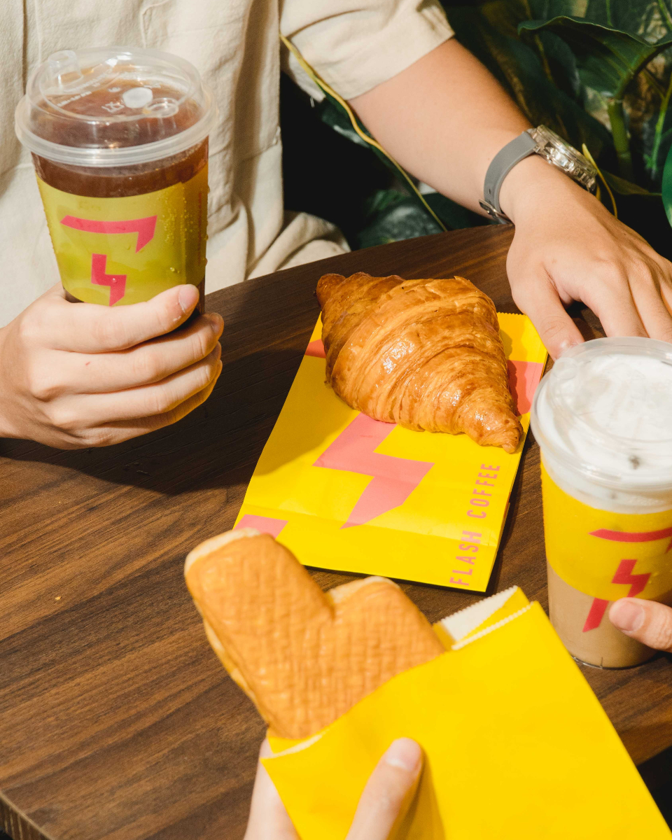 Wake up. Sip. Feel fresh.
Then let the day unfold — we’ll keep the coffee coming.
Your cup of calm in the chaos.
#FlashCoffee